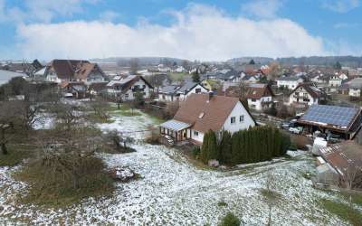 Bereit für eine sonnige Landpartie? Sonniges Einfamilienhaus im beliebten Obereschach.