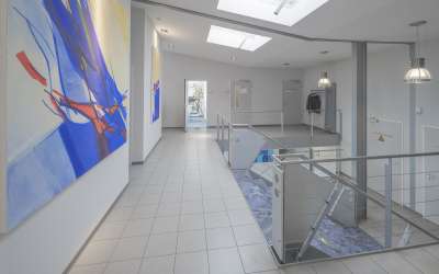 Sonniges, markantes Gewerbeanlageobjekt mit Potential und jungem Baujahr