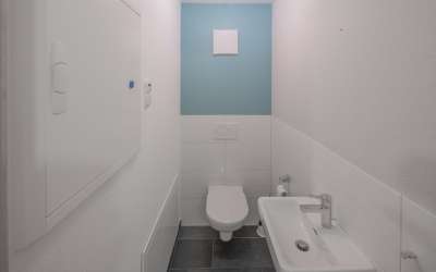 Sofort frei - Moderne 4,5 Zimmer-Eigentumswohnung mit Balkon, Terrasse und Gartenanteil