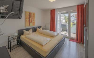 Logenplatz am Kurpark und Therme: Hotel Garni für Ihr Beherbergungskonzept