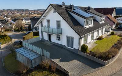 Hier geht die Sonne auf: moderne Doppelhaushälfte mit Stil, Chik und Charme - effizient und tres chick