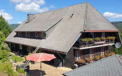 Kapitalanleger aufgepasst: 7 Familienhaus in Feldberg-Bärental