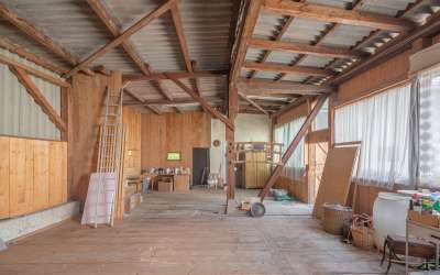 Landwirtschaftliches Gebäude mit viel Platz und großem Grundstück