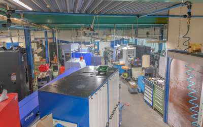 Moderne Halle und Büroteil, mit Möglichkeit zur Erweiterung