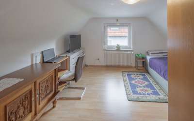 Wohnen wie im eigenen Haus -6,5-Zimmer-Eigentumswohnung