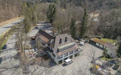 Wer hier einkehren darf, erlebt eine besondere Atmosphäre, die lange in Erinnerung bleibt - Hotel mitten im Grünen