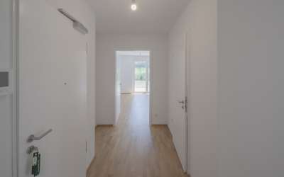 Hier geht die Sonne auf: außergewöhnliche 4 Zimmer-Wohnung im Erdgeschoß