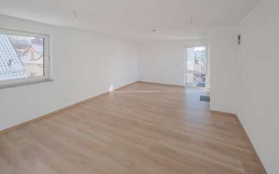 Voilà: moderner Platz für très chic und viel Raum! Perfekte 2,5 Zimmer Dachgeschosswohnung - Stadtmitte ruhig und sonnig gelegen