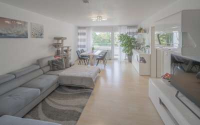 Hier haben Sie einen Logenplatz mit Aussicht: eine 4-Zimmer-Eigentumswohnung auf Rinelen