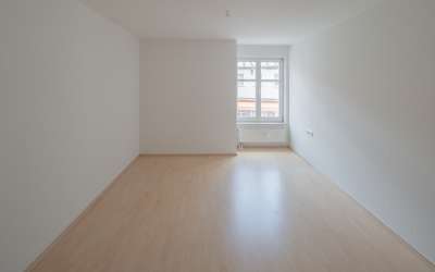 6 Familienhaus mit Gewerbe - in schöner Lage