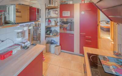 Charmantes Wohnen in der Stadt: mit Dachterrasse