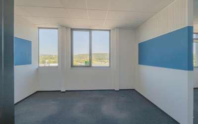 Moderne Bürofläche direkt an der Autobahn