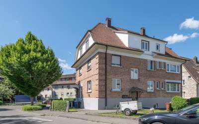 Zentral gelegene 4-Zimmer-Eigentumswohnung mit Garten und Garage