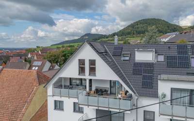 Sonniges und enormes Penthouse mit Heubergpanorama