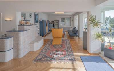 Lassen Sie sich hier jeden Tag eine frische Brise vom See um die Nase wehen - einzigartige Bodenseevilla mit Rundumblick über den See - viel Platz für Verführung und Seeliebe