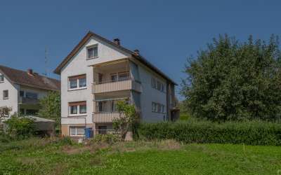 Dreifamilienhaus mit viel Fläche - kurzfristig bezugsfrei