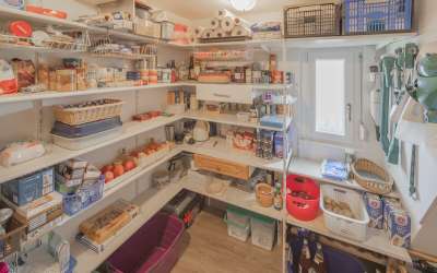 Viel Platz für Sonne und Gemütlichkeit: Einfamilienhaus mit ganz schön Platz und drei Einliegerwohnungen