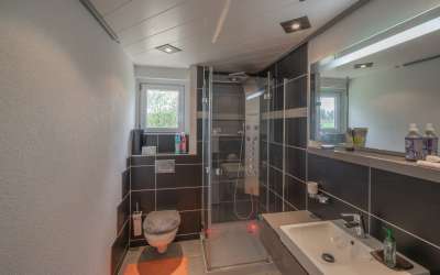 2 Zimmer Eigentumswohnung mit einer angrenzenden Werkstatt