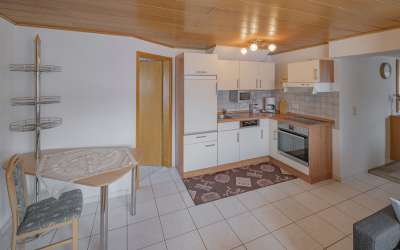 Viel Platz für Sonne und Gemütlichkeit: Einfamilienhaus mit ganz schön Platz und drei Einliegerwohnungen