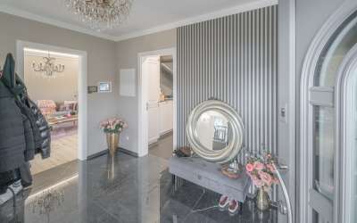 Modernisierte sonnige Stadtvilla für die ganze Familie