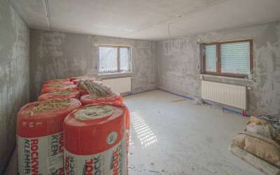 Modernes 2-Familienhaus zur Fertigstellung