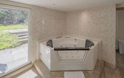 Wer hier einkehren darf, erlebt eine besondere Atmosphäre, die lange in Erinnerung bleibt - Hotel mitten im Grünen