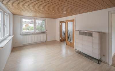 Sonniges Zweifamilienhaus: hier ist Platz für mehrere Generationen oder Rendite