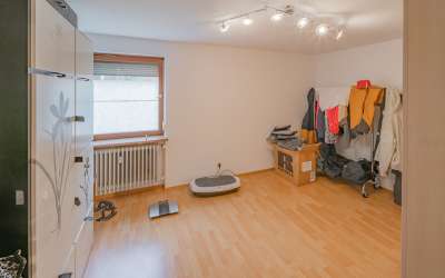 Modernes und ruhiges 2 Familien Haus mit wunderschönem Ausblick ins Tal