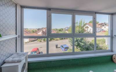 Neu renovierte 3,5-Zimmer-Eigentumswohnung mit Sonnenbalkon und Wintergarten