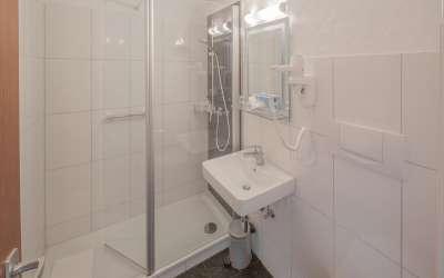 Wer hier einkehren darf, erlebt eine besondere Atmosphäre, die lange in Erinnerung bleibt - Hotel mitten im Grünen