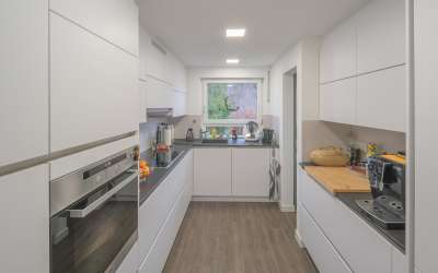 Modernes und ruhiges 2 Familien Haus mit wunderschönem Ausblick ins Tal