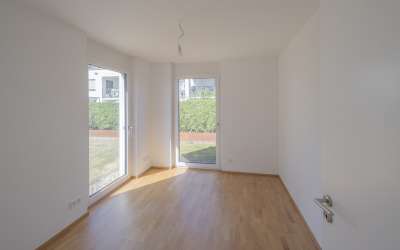 Hier geht die Sonne auf: außergewöhnliche 4 Zimmer-Wohnung im Erdgeschoß