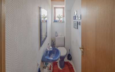 Großzügige Doppelhaushälfte mit einer Einliegerwohnung