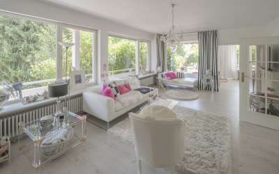 Panorama zum Abendrot aufs Abendbrot! Villa mit Fern- und Weitblicken - im Bungalowstil, mit ELW