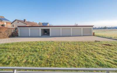 Neu renoviert: 3 Zimmer Mietwohnung im Erdgeschoss mit Terrasse