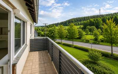 Wenn da nicht die Sonne aufgeht: großzügiges 2 Familienhaus in markanter Halbhöhenlage, mit viel Charme und Licht