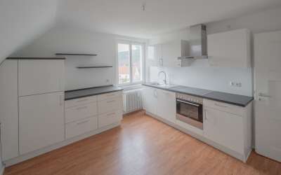 Das charmante Dreifamilienhaus am Ortsrand mit kurzen Wegen ins Grüne und einer enormen Aussicht