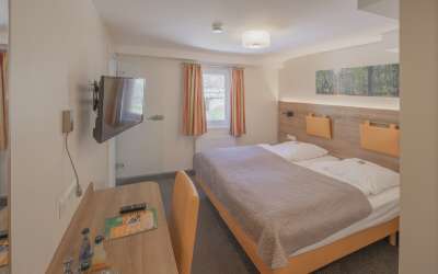 Wer hier einkehren darf, erlebt eine besondere Atmosphäre, die lange in Erinnerung bleibt - Hotel mitten im Grünen