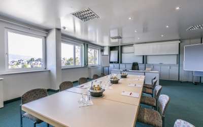 Sensationelles, first class Tagungs- und Wellnesshotel mit Schwarzwaldpanorama - idyllische Lage, top gepflegt, hier ist Platz für Ihr Unternehmen