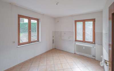 Das charmante Dreifamilienhaus am Ortsrand mit kurzen Wegen ins Grüne und einer enormen Aussicht