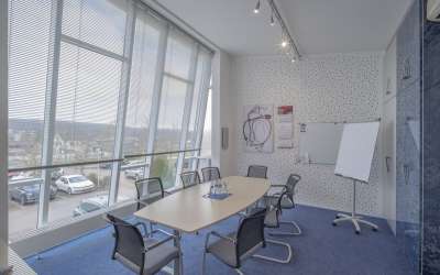 Sonniges, markantes Gewerbeanlageobjekt mit Potential und jungem Baujahr