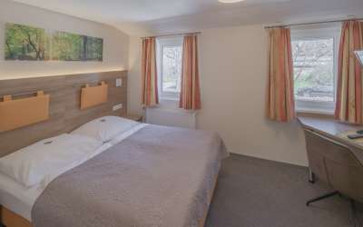 Wer hier einkehren darf, erlebt eine besondere Atmosphäre, die lange in Erinnerung bleibt - Hotel mitten im Grünen