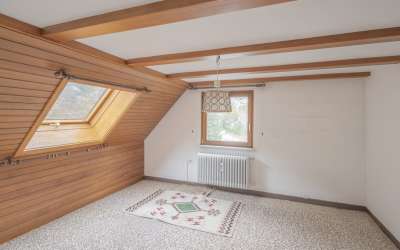 Hier beginnt Lebensqualität - Wohnen im Grünen! Platz für 2-3 Generationen, oder zum Vermieten.