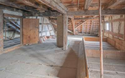 Denkmalgeschützter Vogtshof für Bauträger, Handwerker und Investoren