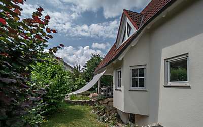 Schönes Einfamilienhaus mit einer Einliegerwohnung