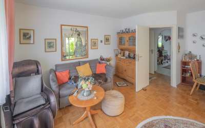 Sonniges Wohnen Dreifamilienhaus in Konstanz Allmansdorf mit Einnahmen