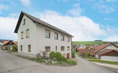 Sofort frei - Großzügiges 2 Familienhaus in Geisingen-Leipferdingen