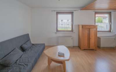 Großzügige Doppelhaushälfte mit einer Einliegerwohnung