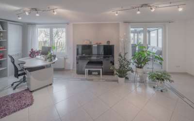 Hier geht die Sonne auf: moderne Doppelhaushälfte mit Stil, Chik und Charme - effizient und tres chick