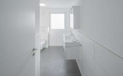 Voilà: moderner Platz für très chic und viel Raum! Perfekte 2,5 Zimmer Dachgeschosswohnung - Stadtmitte ruhig und sonnig gelegen